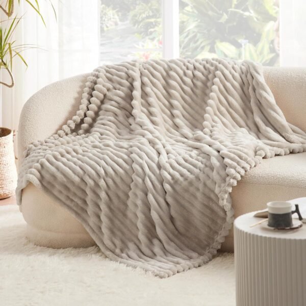 Throw Blanket for Couch  Cozy Soft Blankets for Women, Cute Small Fleece Throws for Girls, Linen, 50x60 Inches